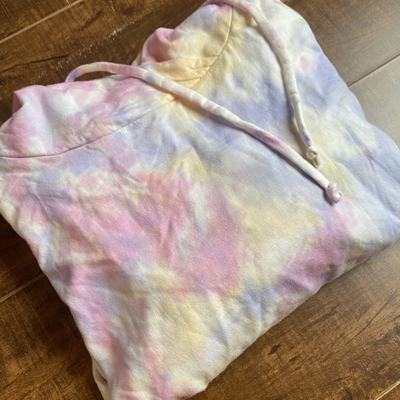 SOLD-Brand new sweatshirt tie dye - Picture 7 of 7